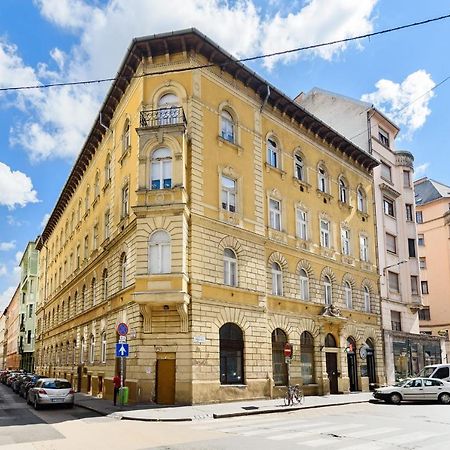 Spacious & Serene Downtown Home With Free Parking Budapest Exterior foto