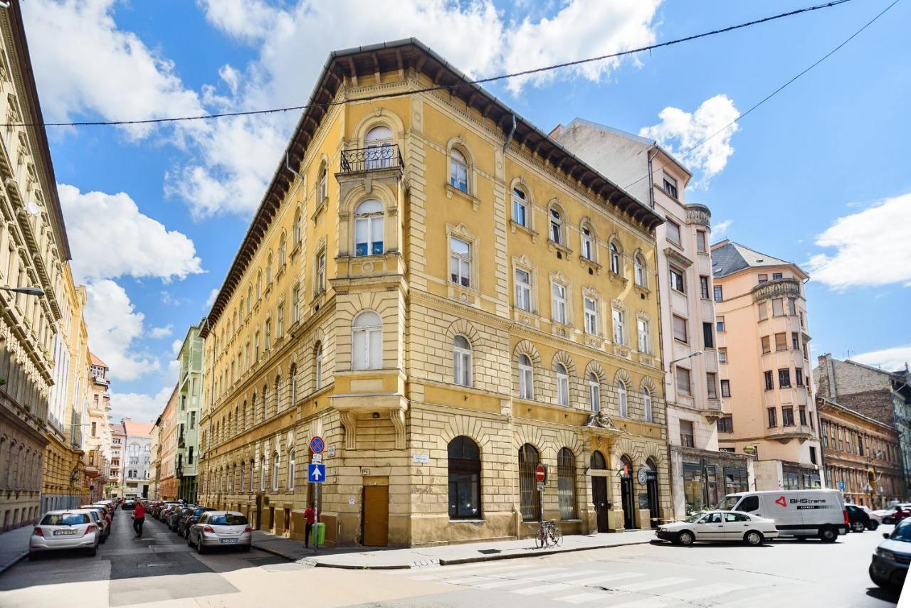 Spacious & Serene Downtown Home With Free Parking Budapest Exterior foto