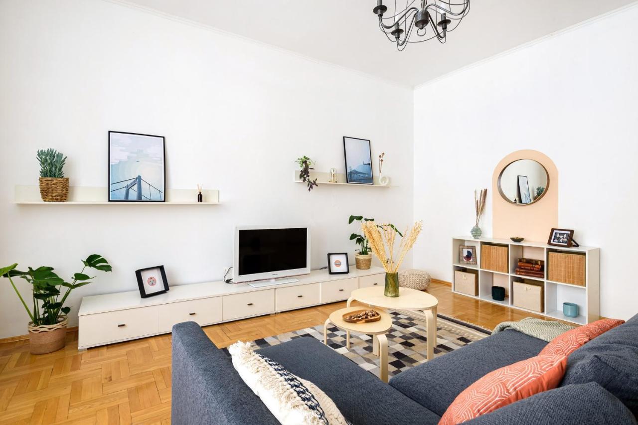 Spacious & Serene Downtown Home With Free Parking Budapest Exterior foto
